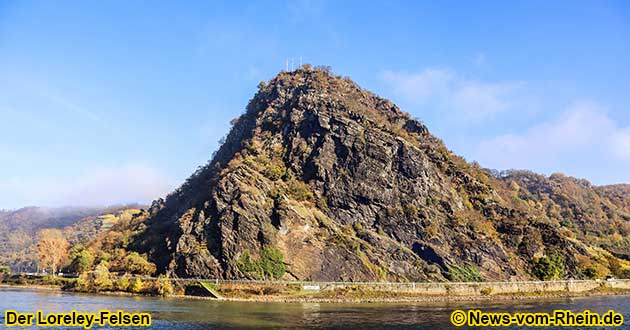 Der weltberhmte Loreley-Felsen bei Sankt Goarshausen am Mittelrhein.